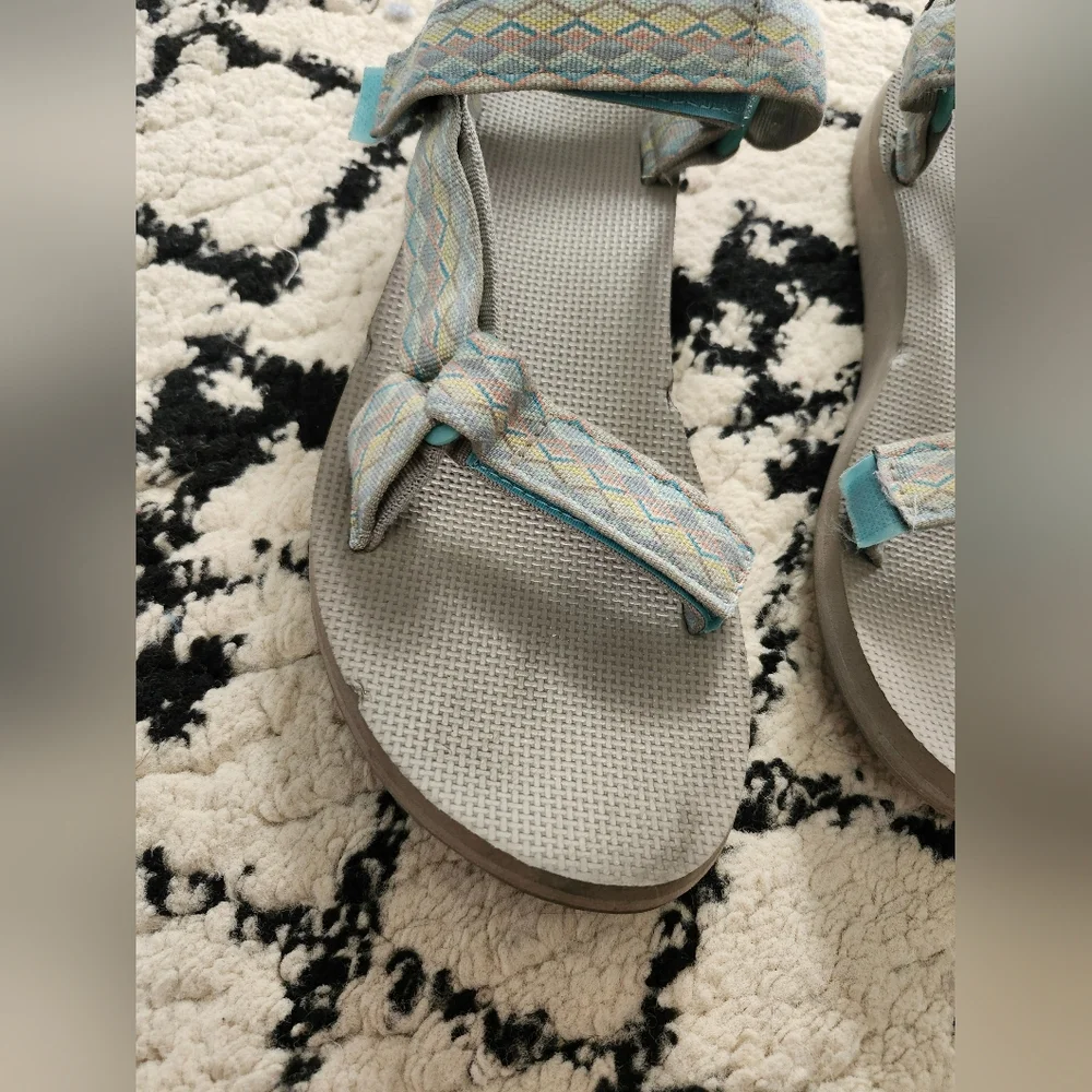 Teva Stylish Gray Blue Sandals 10